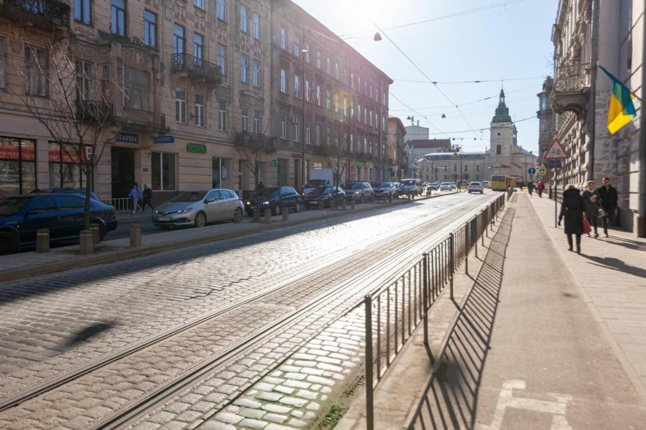 Зелені Апартаменти Біля Оперного Театру Flat In The City Center Lviv Eksteriør billede